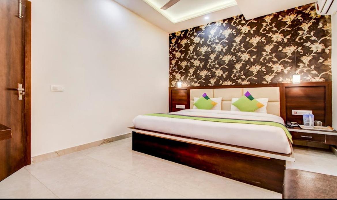 Hotel Whitehouse Ac Family Room Agra  Exterior foto